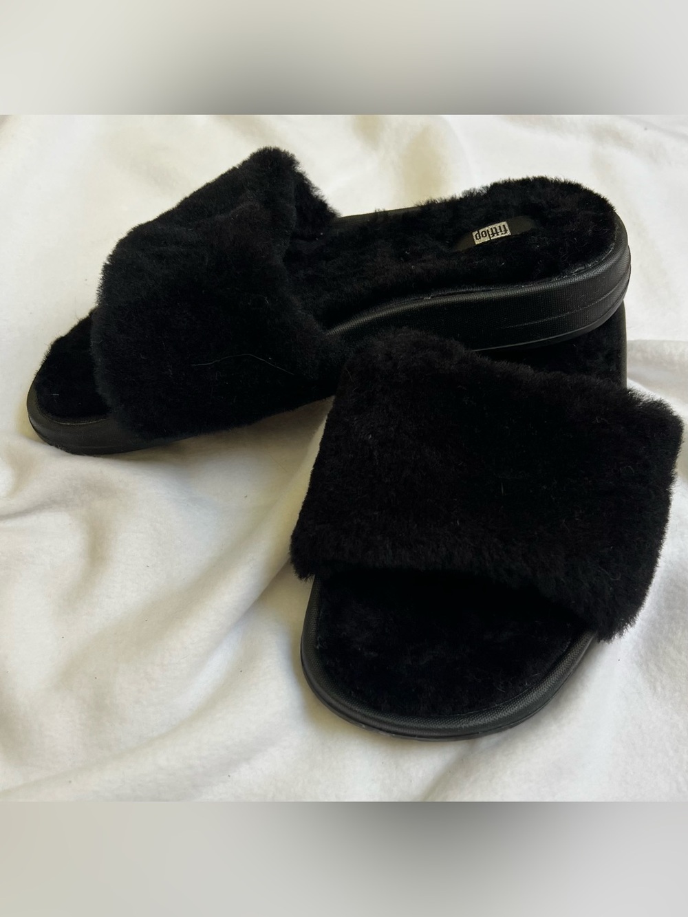 FITFLOP * NWOB Black Fur Slippers - Picture 2 of 5